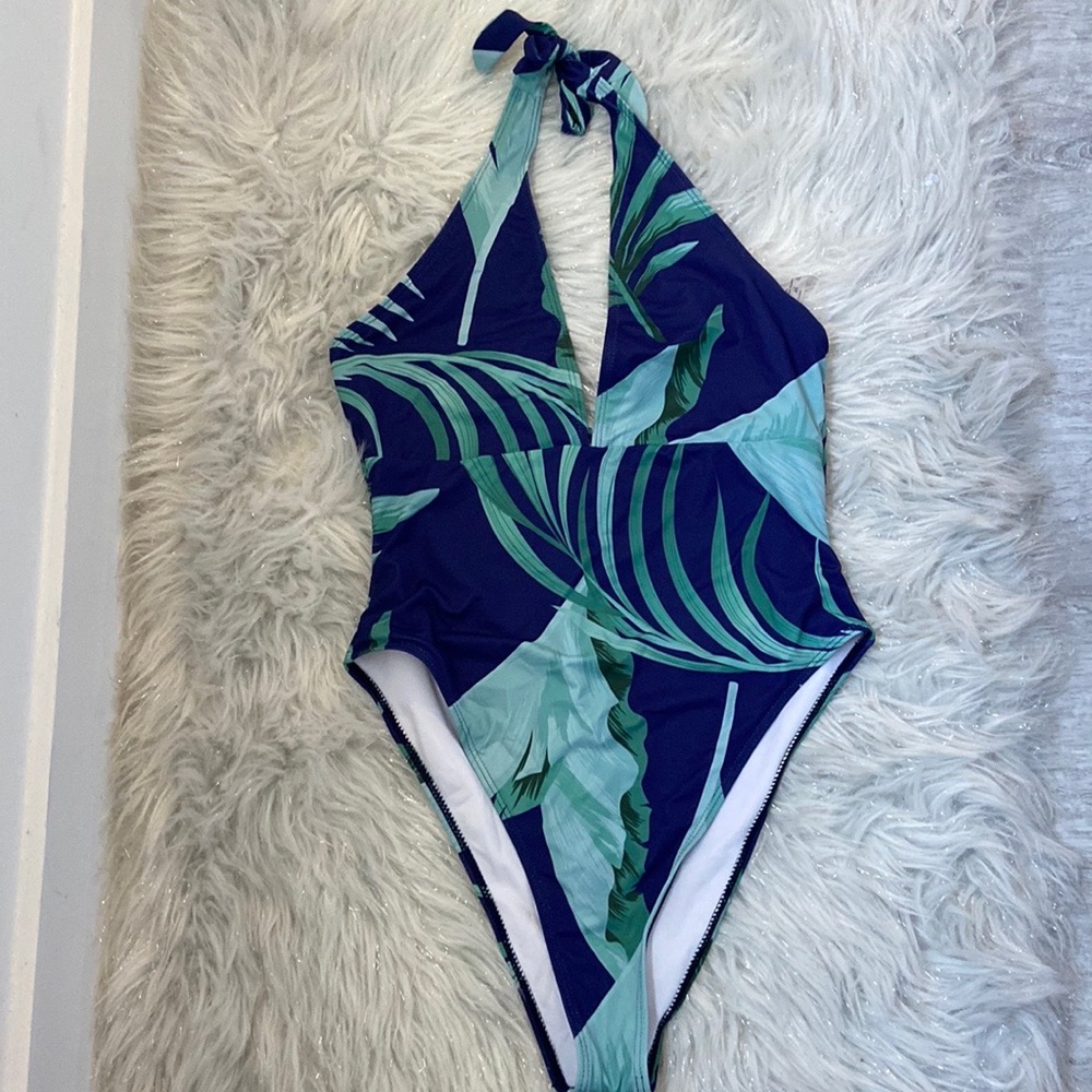 One piece swim